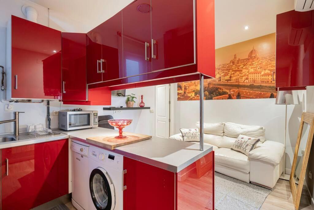 Flat In Malasana, Near Gran Via-escor Madrid