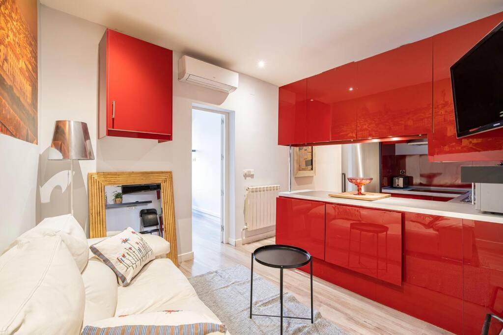 Flat In Malasana, Near Gran Via-escor Madrid